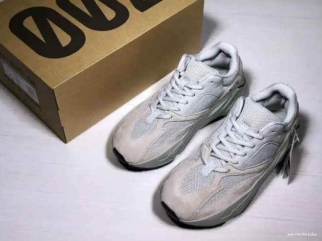 v2 Yeezy Adidas Salt 700 Boost EG7487 0704